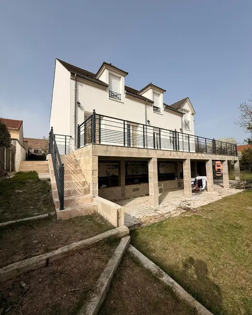Terrasse équipée d’un garde-corps sur mesure
